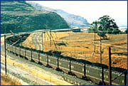 Coal wagons, 200-wagon train: Coal train, similar Orex Sishen-Saldanha heavy haul export iron ore trains with 50kV power supply.